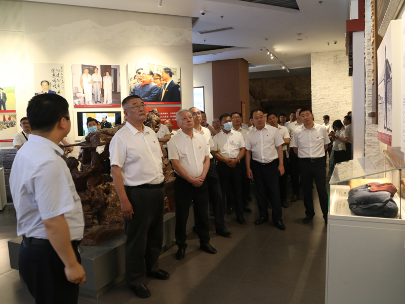 聆听讲解 孟 聆听讲解 孟