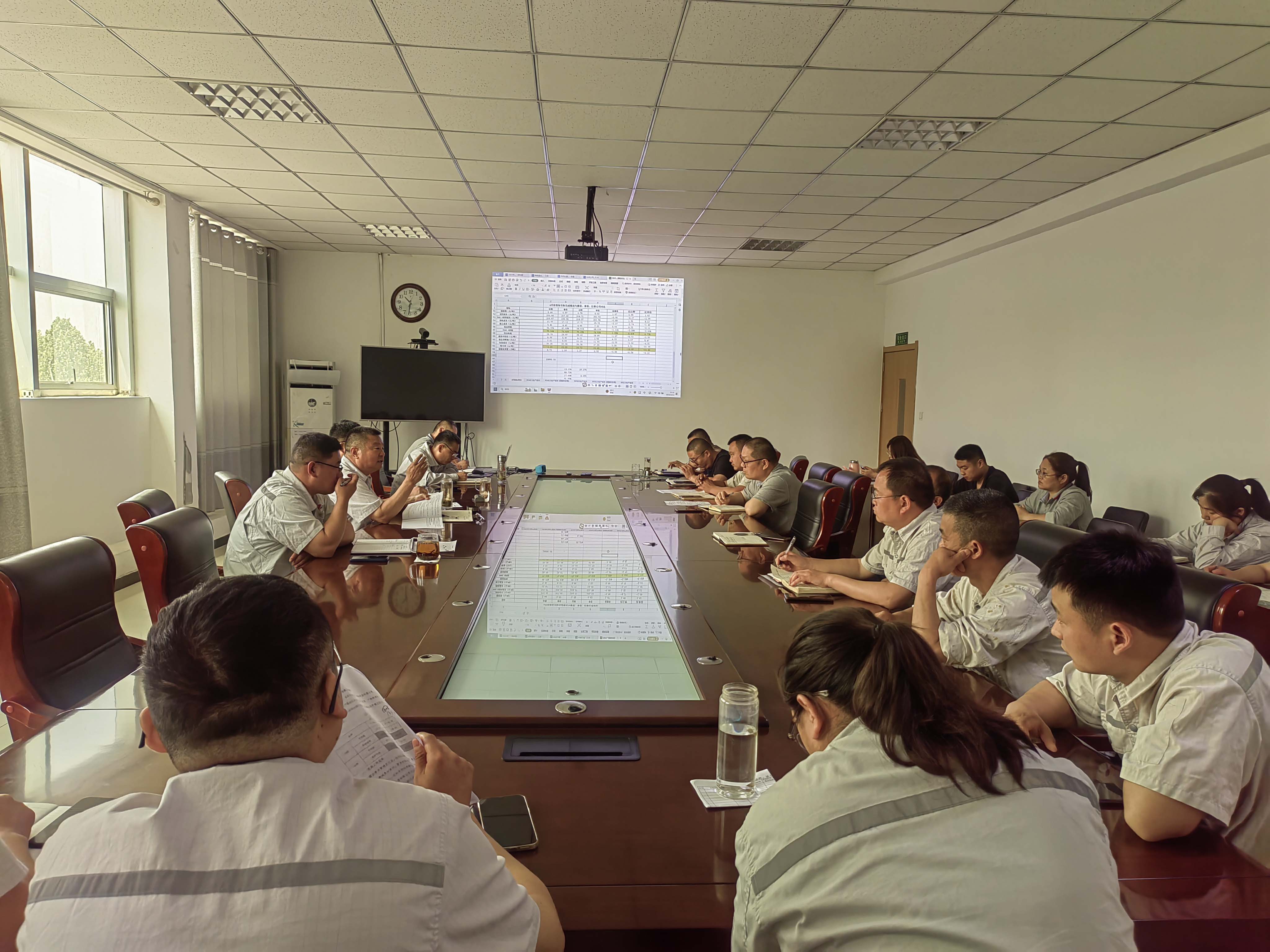 东明公司召开4月份电耗指标擂台赛总结会 -王丽丽 东明公司召开4月份电耗指标擂台赛总结会 -王丽丽